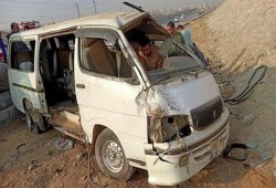 إصابة 7 أشخاص بانقلاب ميكروباص على طريق "قنا – سفاجا"