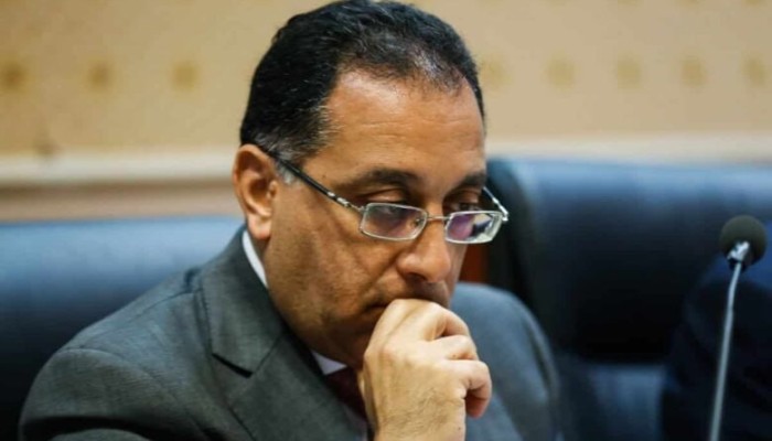 بعد أداء مخيب وكوارث اقتصادية.. لماذا يواصل النظام تلميع مصطفى مدبولي؟