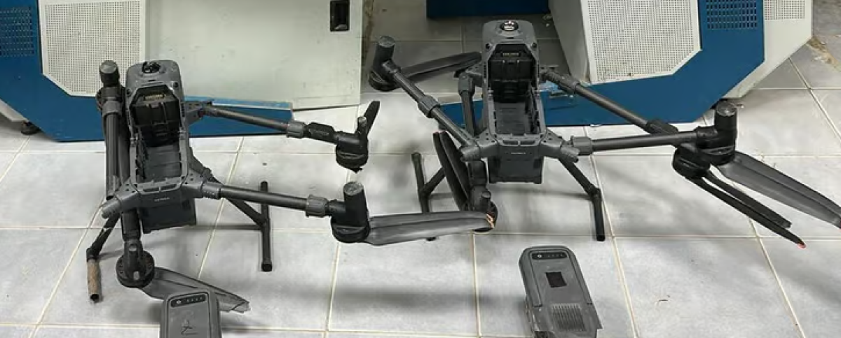 الجيش الإسرائيلي يزعم: اعتراض طائرتين مسيرتين حاولتا تهريب أسلحة عبر الحدود المصرية