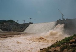 خبراء مياه يفنّدون وهم انهيار " سد النهضة" بالزلازل : مستبعد وخنق مصر بات واقعًا