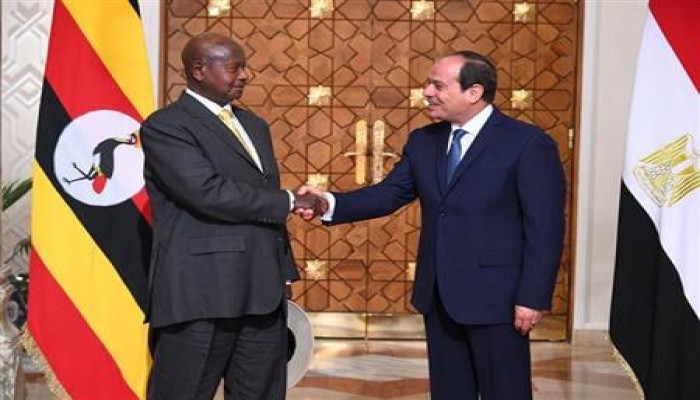 السيسي.. من تهنئة موسيفيني بولاية سابعة بأوغندا إلى تمديد بلا سقف في برلمان الأجهزة الأمنية!!