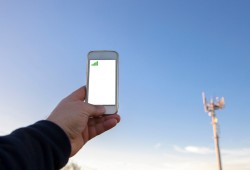 5 أشياء مفاجئة تؤثر على قوة إشارة هاتفك 