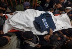 استهدافٌ على طريق الإغاثة: إسرائيل تقتل ثلاثة صحفيين يعملون مع لجنة مصرية قرب نتساريم وسط تصاعد خروقات وقف النار