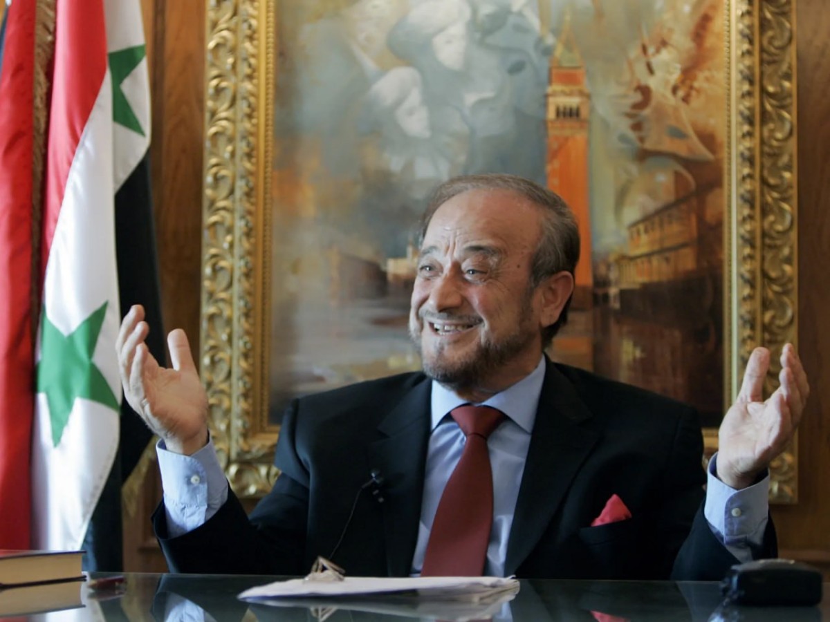 وفاة رفعت الأسد بالإمارات بعد 88 عامًا من المجازر بحق السوريين.. من حماة حتى نهاية بشار