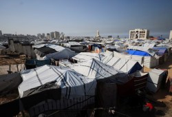 عقوبات أمريكية جديدة تخنق غزة: تجريم العمل الخيري ووصم المؤتمر الشعبي لفلسطينيي الخارج بـ“واجهة حماس”