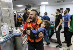 غزة بين رصاص الهدنة والموت الصامت: خروقات عسكرية وكارثة إنسانية وانفجار صحي يهدد ما تبقى من الحياة