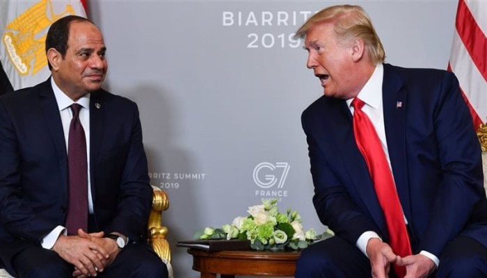 السيسي في دافوس تحت طوع يدي ترامب.. وعود بمساعدات حقيقية أم ملفات في بازار الابتزاز السياسي