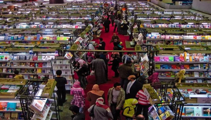 معرض القاهرة للكتاب 2026.. دورة «الأرقام القياسية» على الورق و«التراجع» في جيوب القرّاء والناشرين
