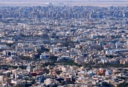 نشطاء وخبراء يهاجمون الضريبة العقارية على السكن الخاص: ضرائب بلا خدمات و«عكننة» الشعب