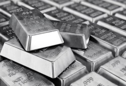 الفضة تحطِّم حاجز 100 دولار للأونصة وتقفز بأكثر من 150% عالميًا