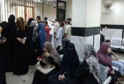 معاش أم نهب 2700 جنيه سنويًا من ربات البيوت؟ نظام تأميني يتجمّل على الورق ويترك النساء في الانتظار 15 عامًا