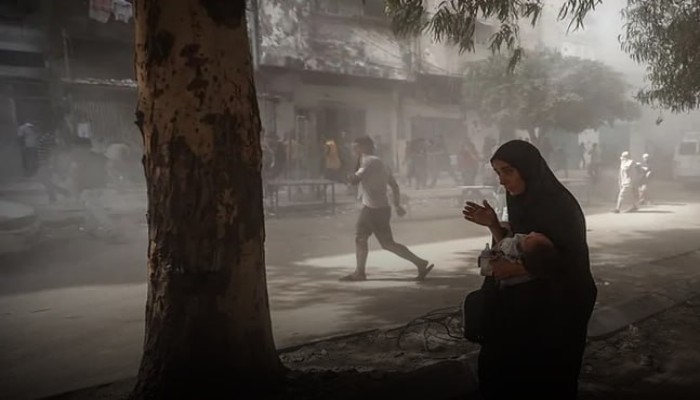 غارات عنيفة في غزة تستهدف النازحين وتوقع 28 شهيدًا وعشرات الجرحى