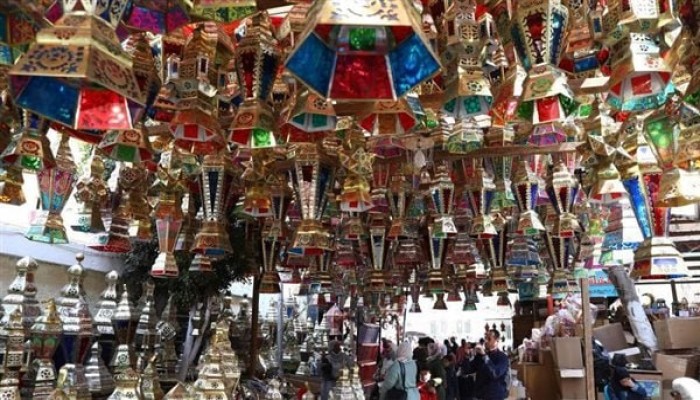 25% زيادة بأسعار الفوانيس وزينة رمضان ...وصدمة بين المواطنين بعد انتشار " فانوس بـ 3500 جنيه!!