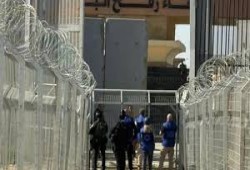 في اليوم الأول من فتح معبر رفح.. 150 مغادرًا من غزة مقابل 50 عائدًا من مصر و20 ألف مريض ينتظرون الخروج