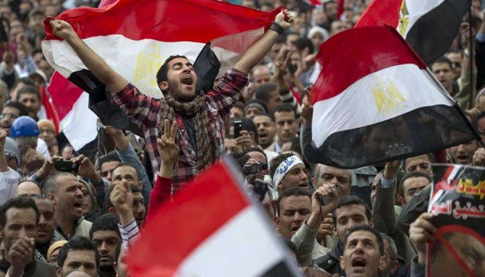 بعد 15 عاما على ثورة 25 يناير.. هل نجح السيسي في دفن روح الثورة أم استدعائها من جديد؟