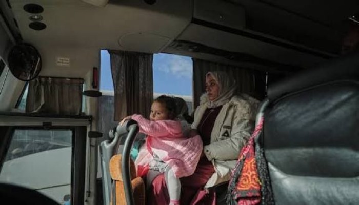 أسوشيتد برس || فلسطينيون ينتظرون على حدود غزة–مصر وسط غموض يخيّم على إعادة فتح معبر رفح
