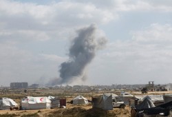 استمرار خروقات الاحتلال في غزة: 3 شهداء بينهم أسير محرر وغارات متفرقة وقيود على المساعدات الإنسانية