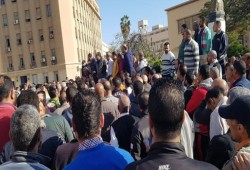أجور معلّقة وعائلات جوعى.. أزمة عمال «إنتر كايرو» للألومنيوم تتقاقم بين تعثر الشركة وعجز الدولة