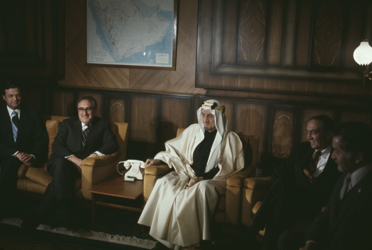 مجلة نيو لاينز|| قطيعة السعودية مع التدخلات الخارجية