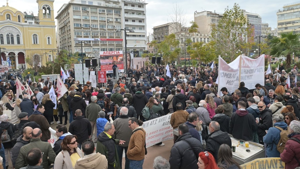 إضراب واحتجاجات واسعة بين عمال الموانئ الإيطالية يوقف سفينة أسلحة متجهة لإسرائيل