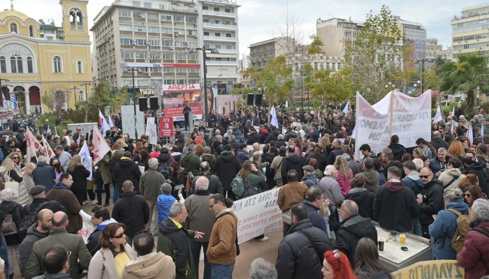 إضراب واحتجاجات واسعة بين عمال الموانئ الإيطالية يوقف سفينة أسلحة متجهة لإسرائيل