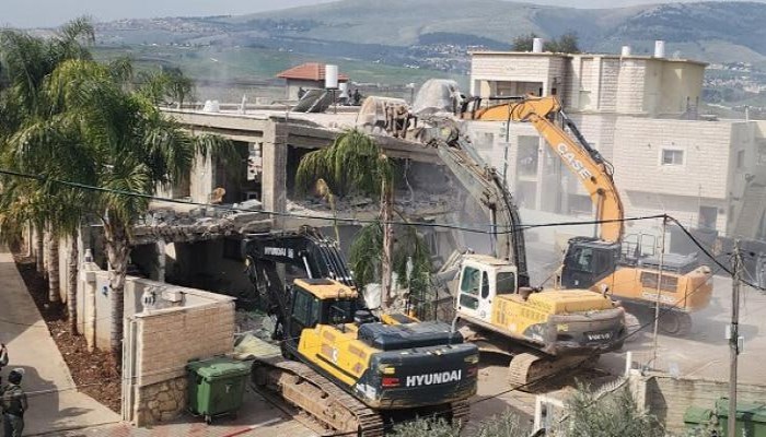 الاحتلال يُصعّد في الخليل: هدم المنازل والمزارع واقتحامات واعتقالات واعتداءات للمستوطنين