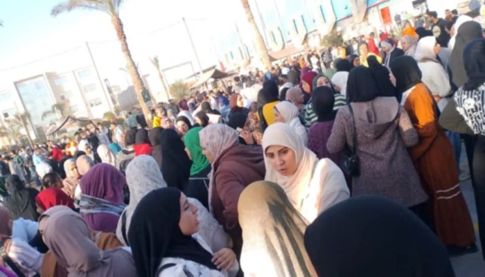 إضراب الآلاف بـ «جيد تكستايل» التركية.. عمال مصريون يحيكون قمصان نايكي وتومي بمصانع العاشر برواتب لا تكفي قوت أسبوعين