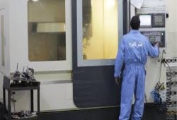 حرمان 850 عاملاً في "إنتر كايرو" للألومنيوم من أجورهم 4 أشهر وقطع مظلة الرعاية الصحية عنهم