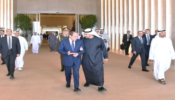 مدبولي والسيسي يروجان للتفريط بالسواحل المصرية للإمارات كحل سريع لسداد الديون.. من يدفع الثمن؟