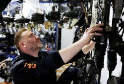 مصر تنفي تقارير عن قواعد جديدة لدخول السوريين