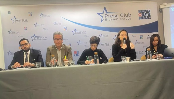 «أينما ذهبوا».. تقرير يرصد قمعًا عابرًا للحدود بحق معارضي السيسي بالخارج