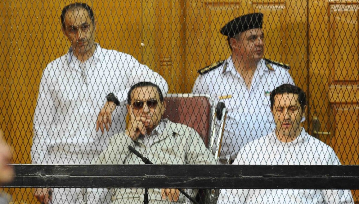 وثائق إبستين تكشف قلق إسرائيل بعد خلع مبارك ومحاولة إنقاذه من المحاكمة