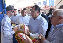 مدبولي يتحدث عن “تحسن الاقتصاد”.. وخبراء: المواطن لا يجد أثرًا في فاتورته اليومية