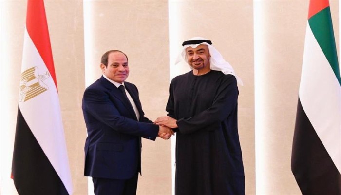 زيارة السيسي أبوظبي: صفقة بقاء وتسول للدولار مقابل تصفية الأصول