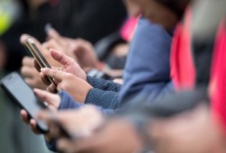 6 نصائح لإطالة عمر هاتفك وعلامات تدل على ضرورة استبداله