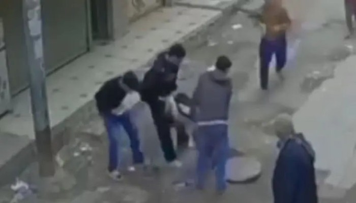 فيديو || فخاخ الموت في شوارع المنيا: بالوعة مكشوفة تبتلع طالبًا وتكشف ثغرة صيانة مزمنة