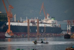 مناقصة غاز جديدة بـ5.4 مليار دولار… بديون مؤجلة تدفع بعد 6 أشهر على أقساط حتى 2030 لتغطية عجز الطاقة