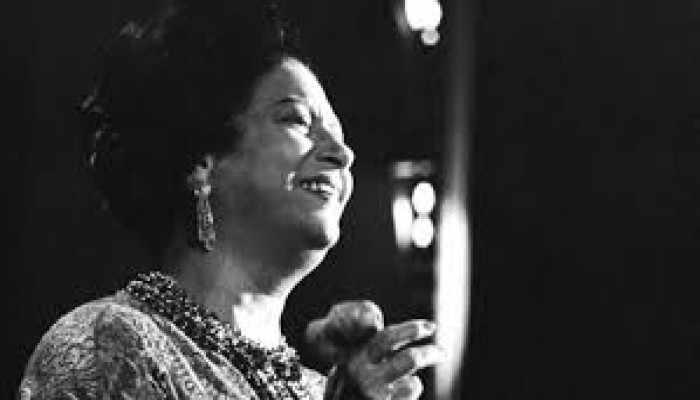 صدر ضدها حكم بالإعدام.. ميدل إيست آي || الصوت والبندقية: كيف أصبحت أم كلثوم هدفًا للموساد