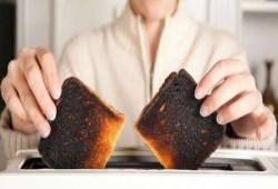 تحذير طبي: الطعام المحروق يتسبب في الإصابة بالسرطان 