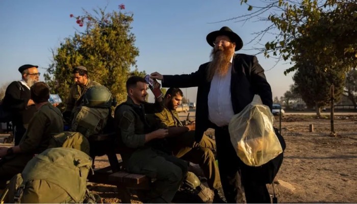 فضيحة جديدة لرجال الدين بإسرائيل.. حاخام يرتكب جرائم جنسية بحق طالبة في "مدرسة التوراة" بزعم "الوحي الروحي