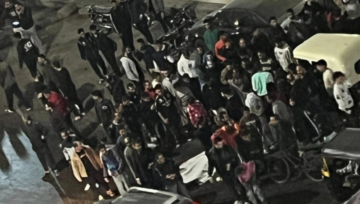 بالفيديو|| مصرع سائق موتوسيكل تحت عجلات تريلا بالمطرية بسبب بقعة زيت