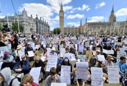 بريطانيا تلغي قرار حظر دعم غزة... هل استجابت المحكمة للاحتجاجات الشعبية والسياسية؟
