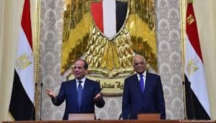 عودة مبكرة لملف الدستور: تمهيد جديد لإطالة حكم السيسي؟