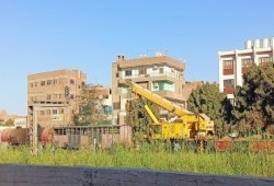 فيديو || خروج قطار بضائع محمل بالسولار عن القضبان في بني سويف.. أول هدايا كامل الوزير للمصريين!