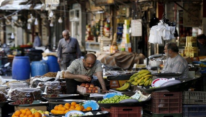 رمضان الغلاء: حكومة تتحدث عن «وفرة» وأسواق ترد بارتفاعات تضرب موائد المصريين