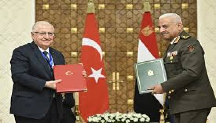 ذا ناشيونال || تطوير العلاقات العسكرية وإنشاء مصنع للأسلحة يعزز التحالف الجديد بين مصر وتركيا 