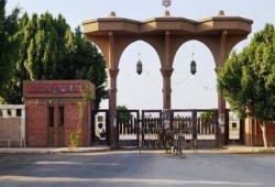 تفاصيل صادمة.. إهانة طالبات جامعة الأزهر أثناء أدائهن صلاة التراويح وقرار عاجل بحق المسؤولة 