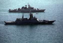 فايننشال تايمز تكشف تفاصيل صفقة سلاح سرية بين روسيا وإيران.. سباق صواريخ تحت تهديد أمريكي مباشر