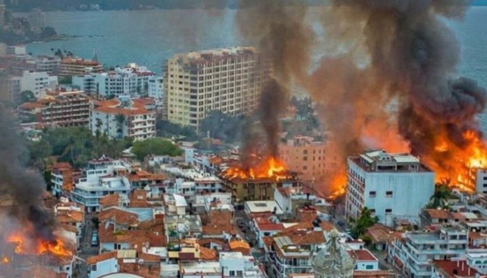 شاهد || هجمات انتقامية في المكسيك ردًا على مقتل زعيم عصابة مخدرات.. وسيناريو العرجاني ونخنوخ قد يتكرر بمصر