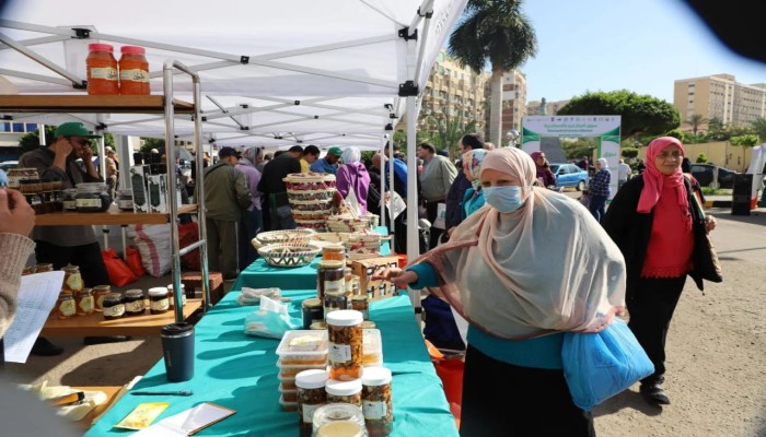 الغلاء ورمضان: انكماش شنطة رمضان وتراجع الكفالات والإفطارات العائلية